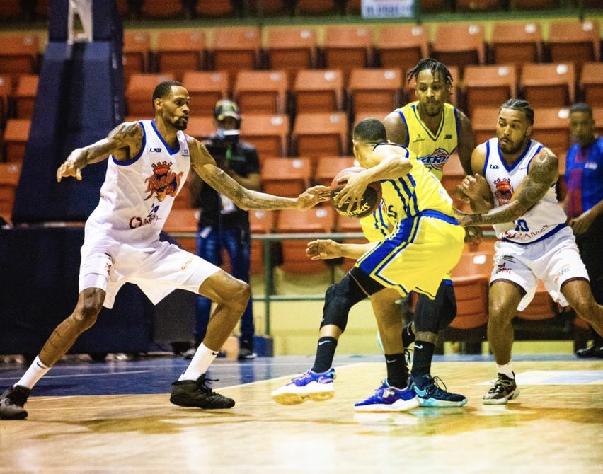 reales versus Metros