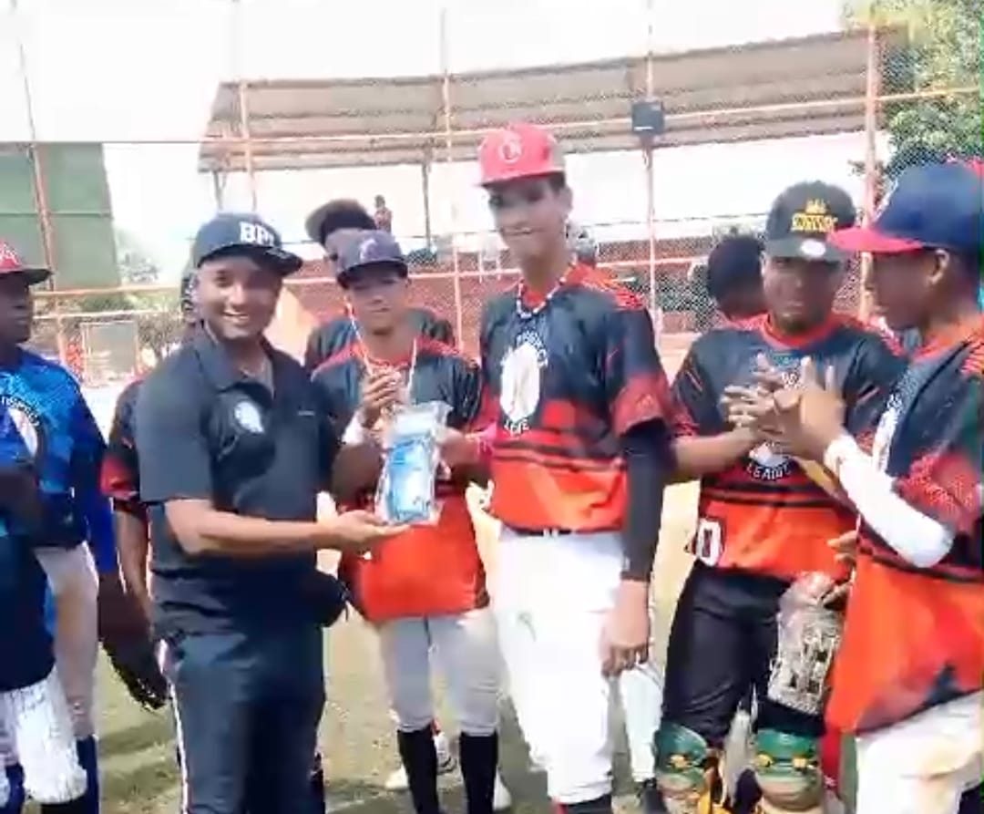 BPL-Béisbol reconoce a Abrahan Solano Cabrera - Momento Deportivo RD